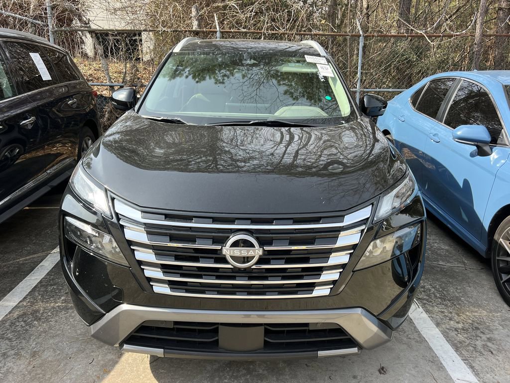 Used 2024 Nissan Rogue SL w/ SL Premium Package image 3