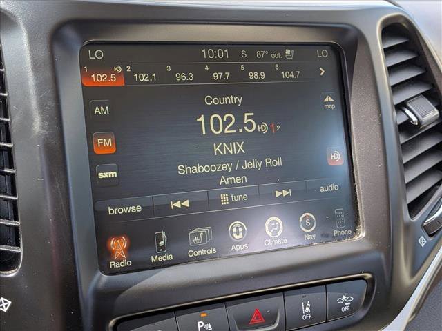 Used 2017 Jeep Cherokee Overland w/ Technology Group image 19