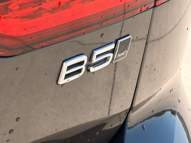 Used 2025 Volvo V60 B5 Cross Country Plus AWD/4WD image 7