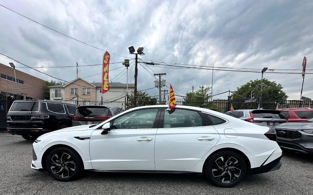 Used 2025 Hyundai Sonata SEL FWD image 4
