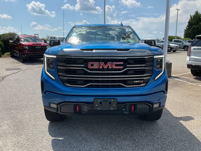 Used 2022 GMC Sierra 1500 AT4 w/ AT4 Preferred Package AWD/4WD image 2