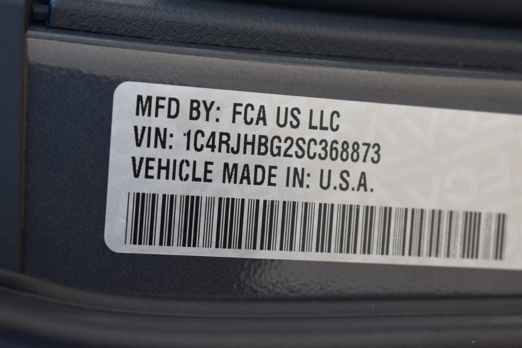 Certified 2025 Jeep Grand Cherokee Limited AWD/4WD image 44
