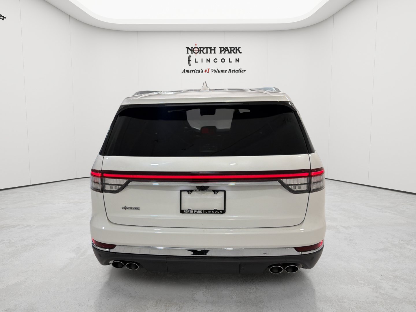 Used 2021 Lincoln Aviator Reserve w/ Equipment Group 202A AWD/4WD image 4