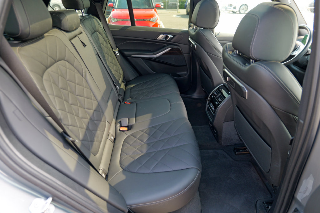 Used 2024 BMW X5 xDrive50e AWD/4WD image 31
