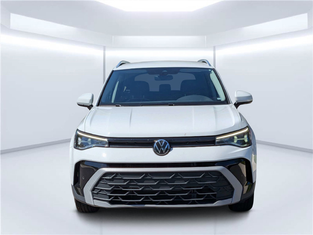 Used 2025 Volkswagen Taos SE FWD image 8