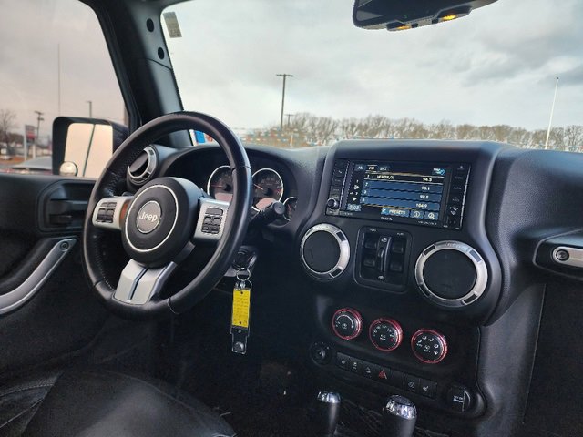 Used 2016 Jeep Wrangler Unlimited Rubicon image 13