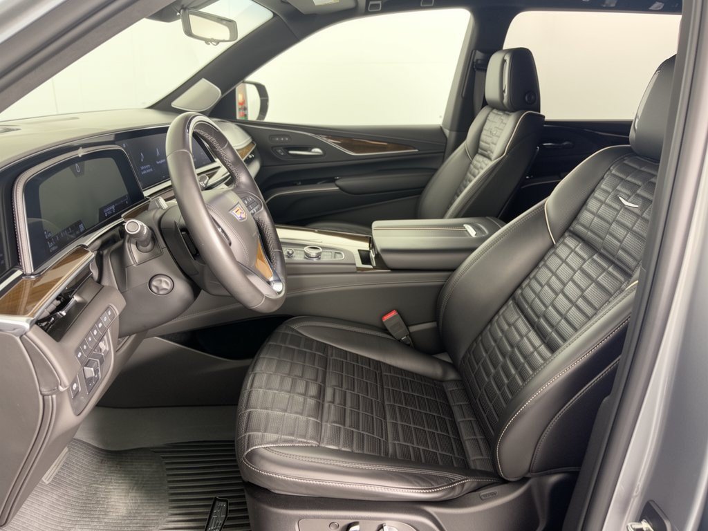 Used 2023 Cadillac Escalade Sport Platinum AWD/4WD image 5