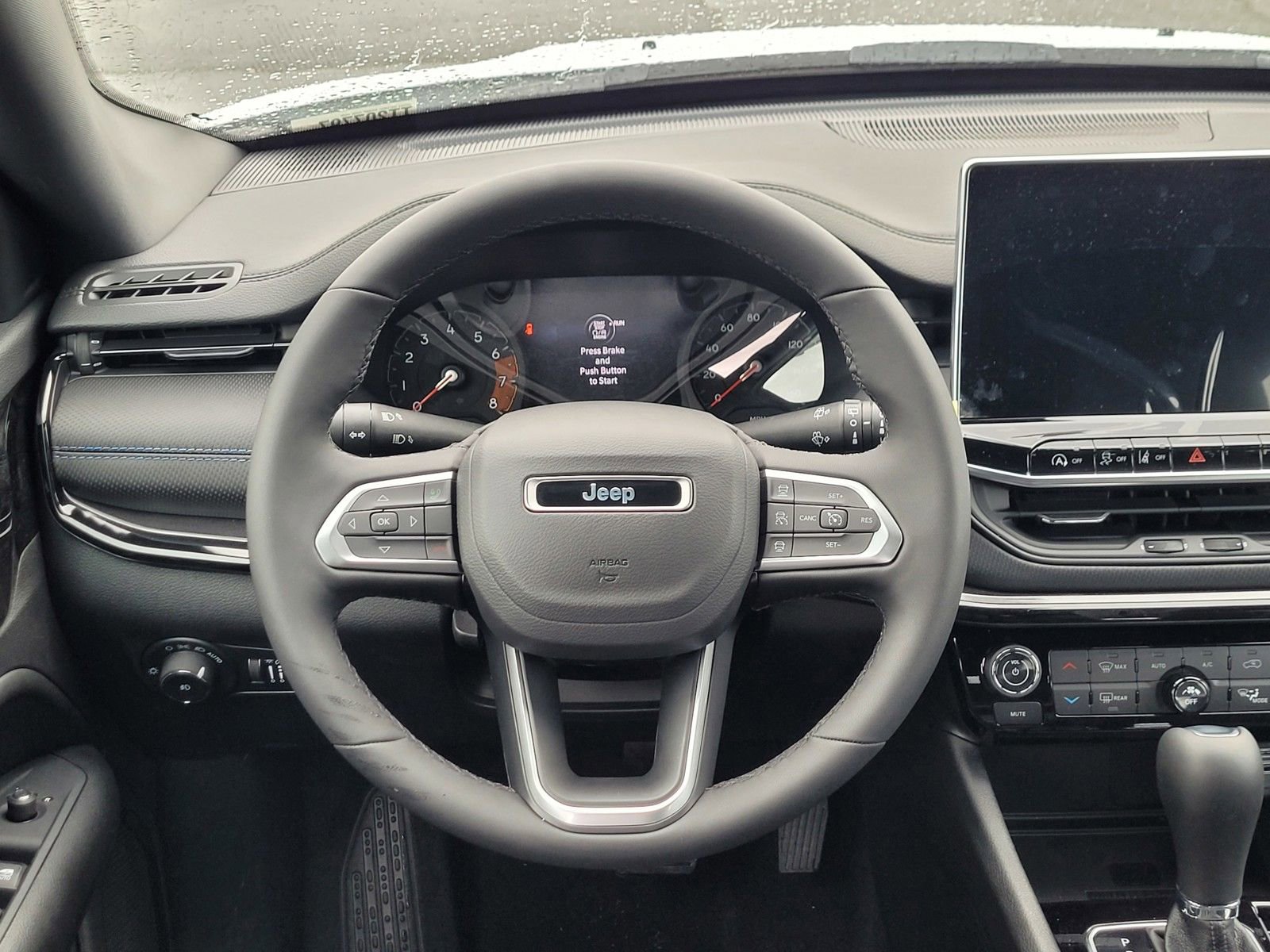 New 2026 Jeep Compass Latitude image 9