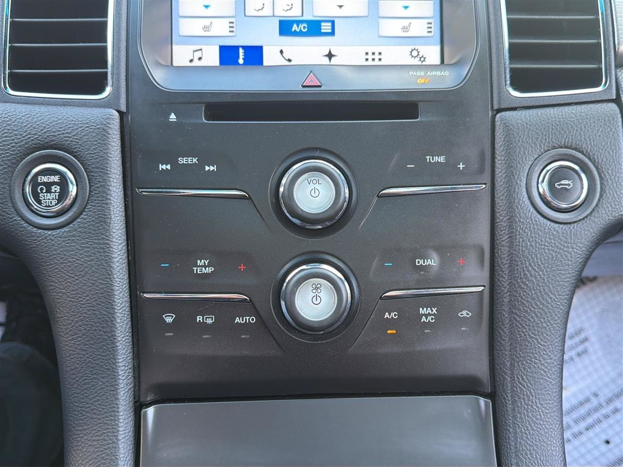 Used 2016 Ford Taurus SEL w/ Equipment Group 201A FWD image 31
