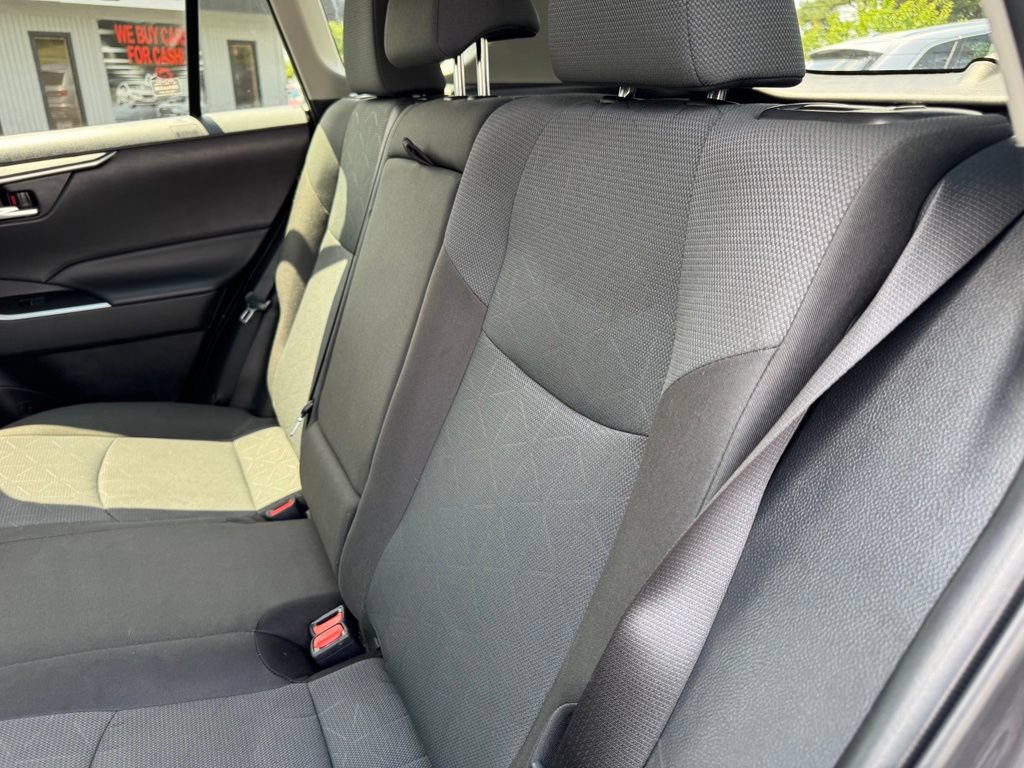 Used 2024 Toyota RAV4 XLE AWD/4WD image 16