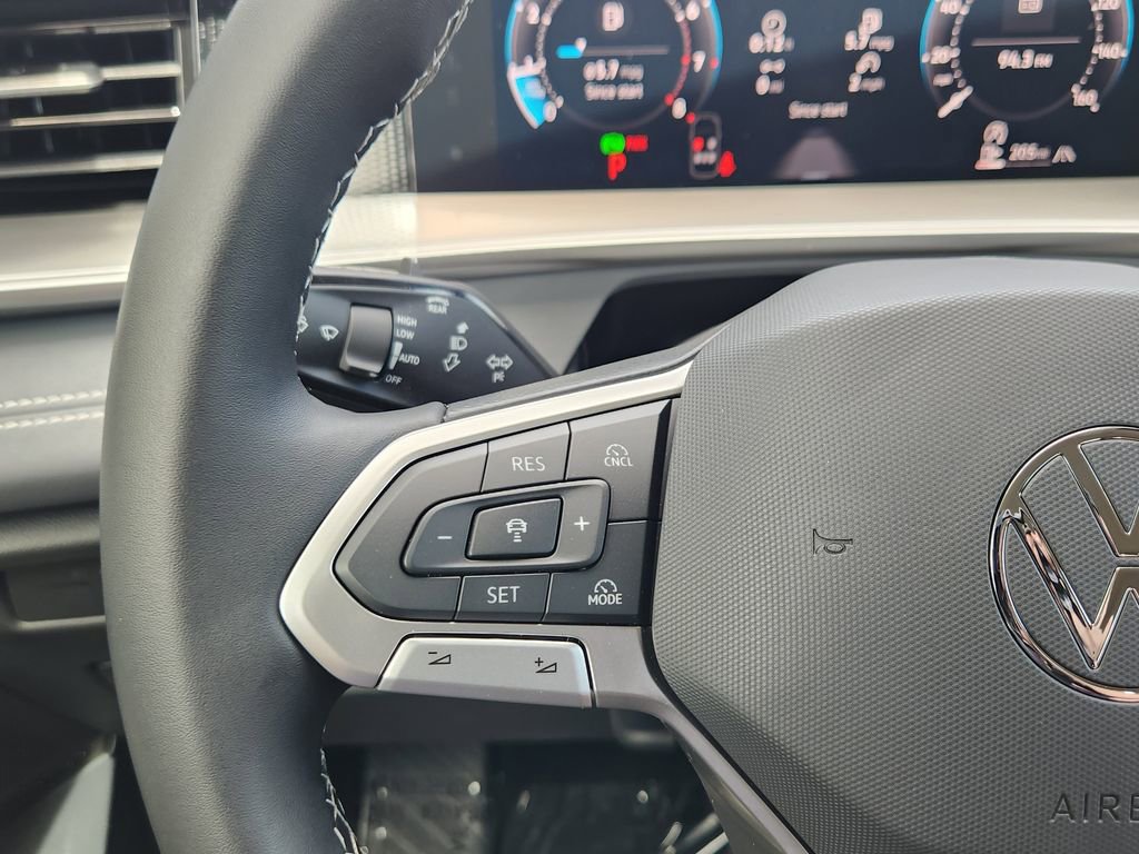 New 2026 Volkswagen Tiguan SE AWD/4WD image 17