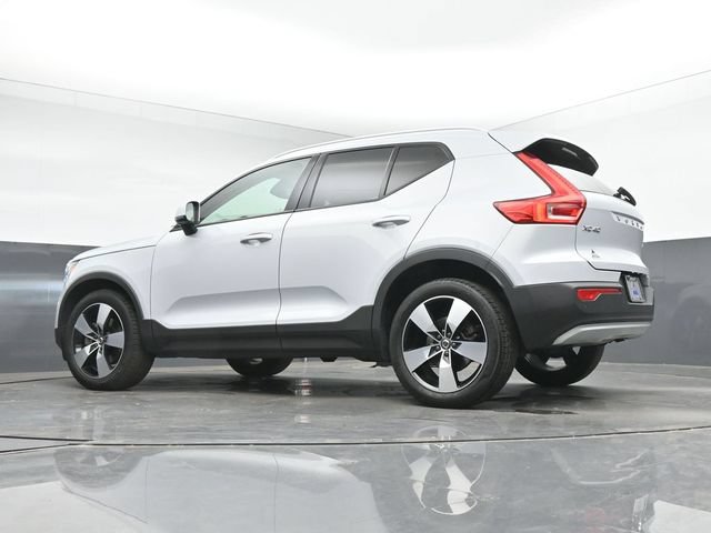 Used 2022 Volvo XC40 T4 Momentum FWD image 39