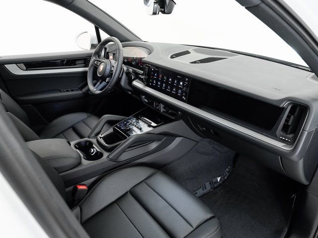 Certified 2025 Porsche Cayenne image 21