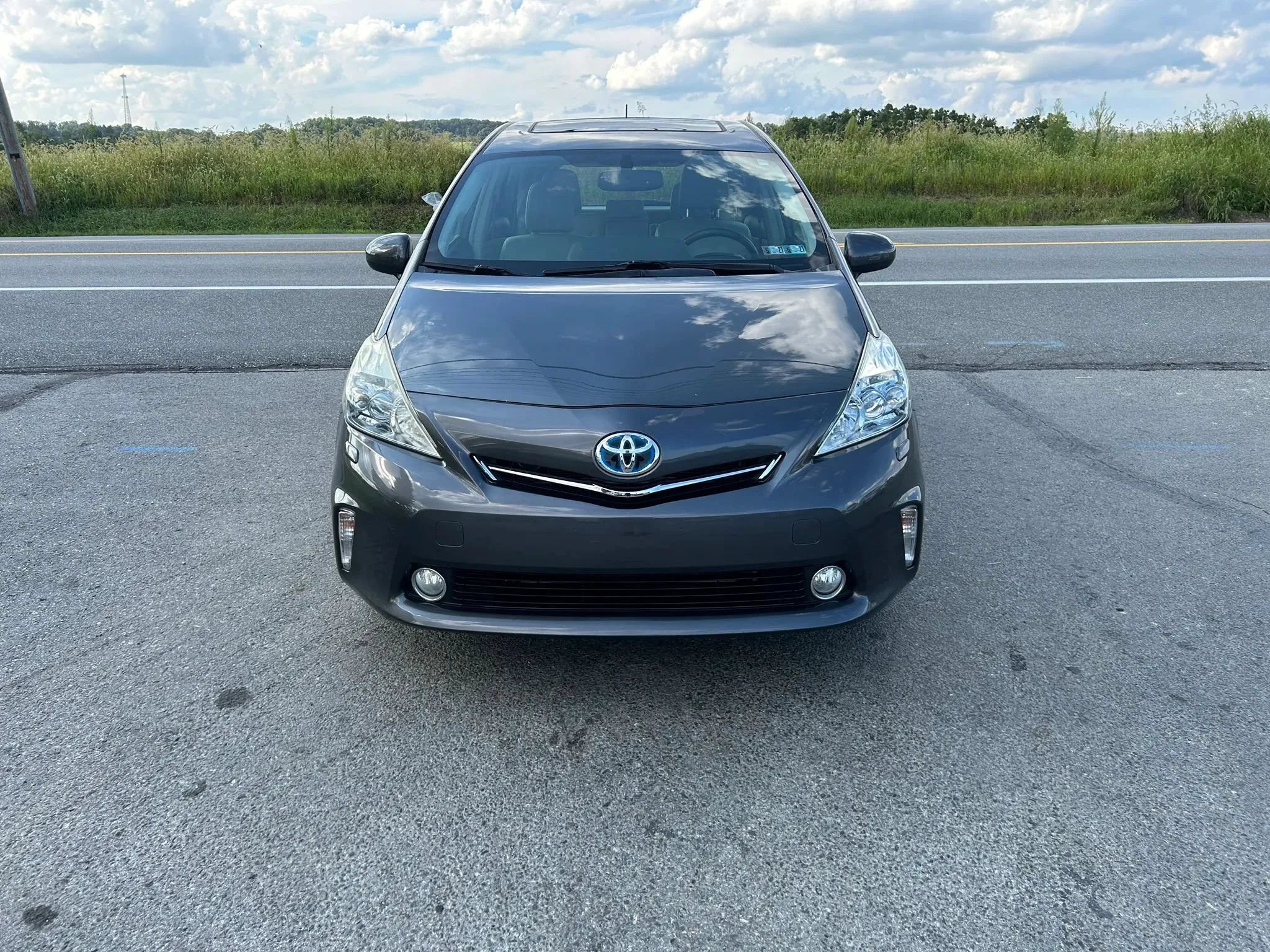 Used 2013 Toyota Prius V Five FWD image 4