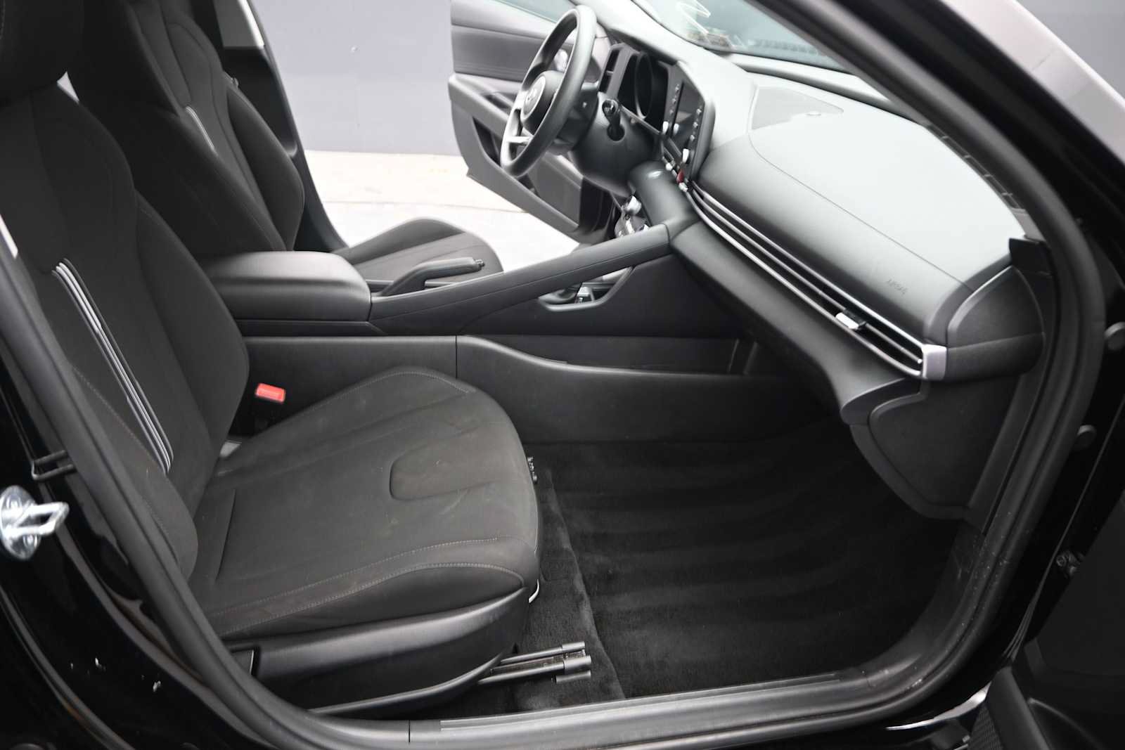 Used 2023 Hyundai Elantra SEL FWD image 22