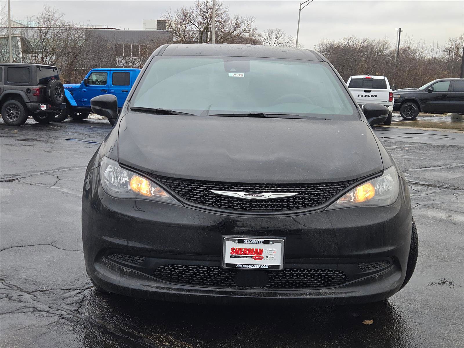 New 2026 Chrysler Voyager LX image 4