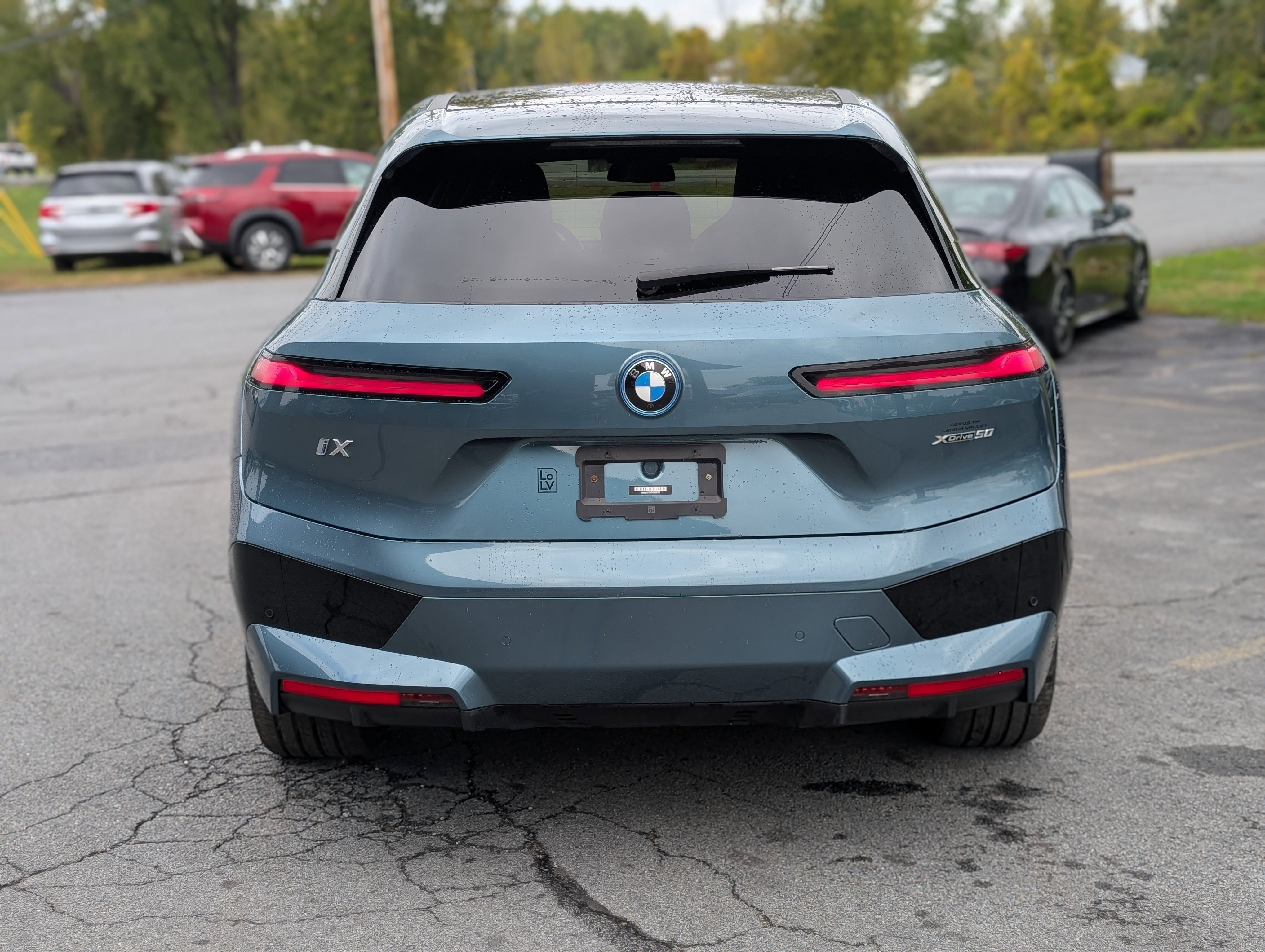 Used 2023 BMW iX xDrive50 w/ Sport Package image 10