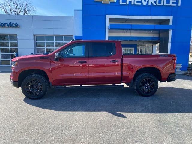 Used 2025 Chevrolet Silverado 1500 LT Trail Boss w/ Dark Appearance Package image 2