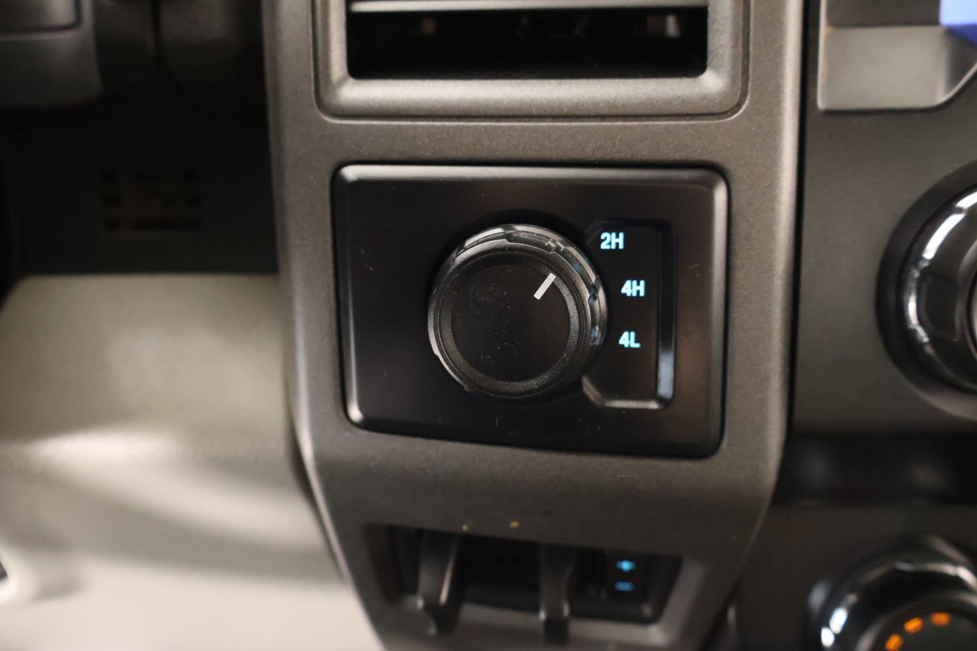 Used 2020 Ford F350 XL w/ Power Equipment Group AWD/4WD image 7