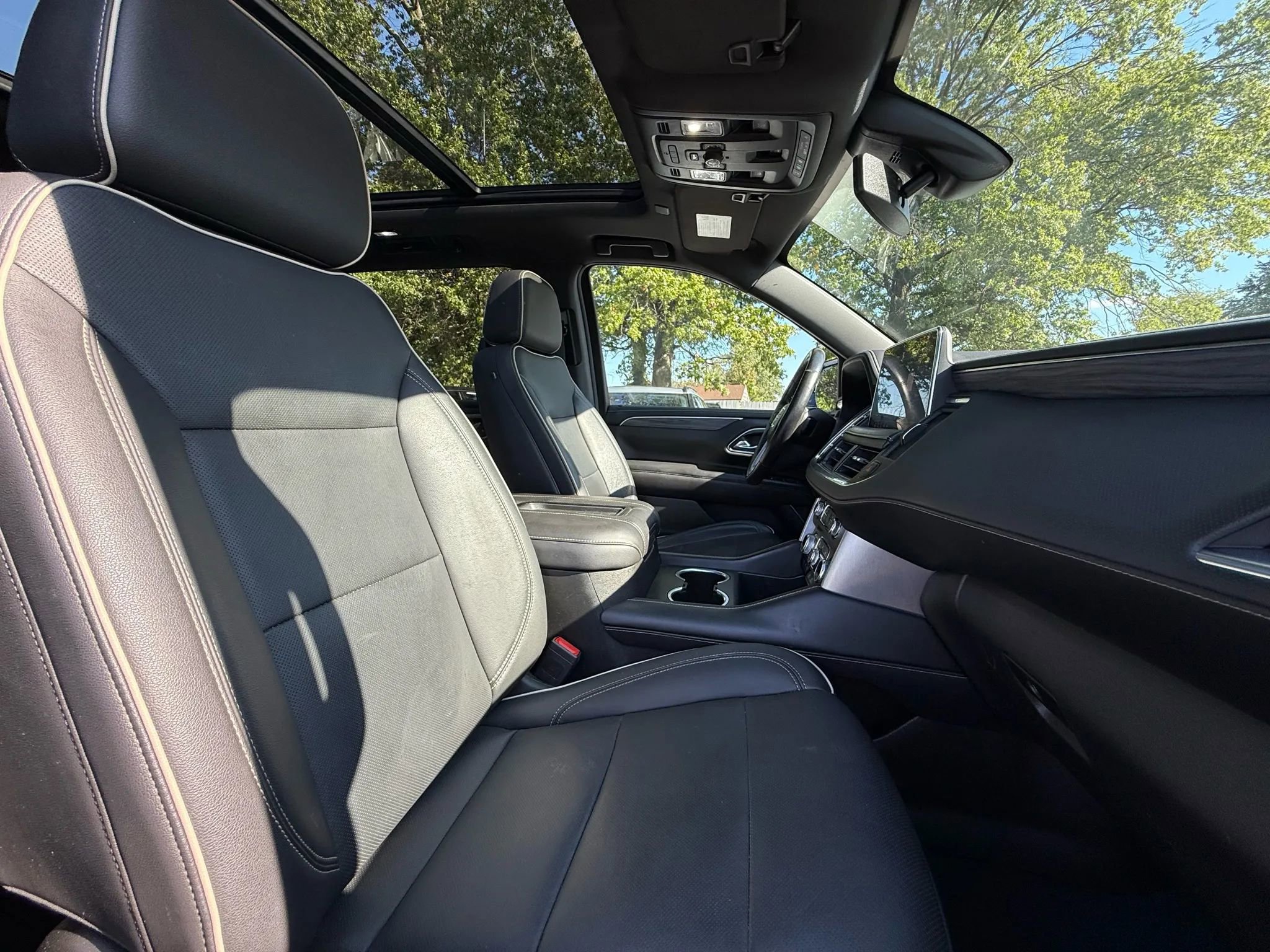 Used 2021 GMC Yukon XL SLT w/ SLT Premium Package image 20