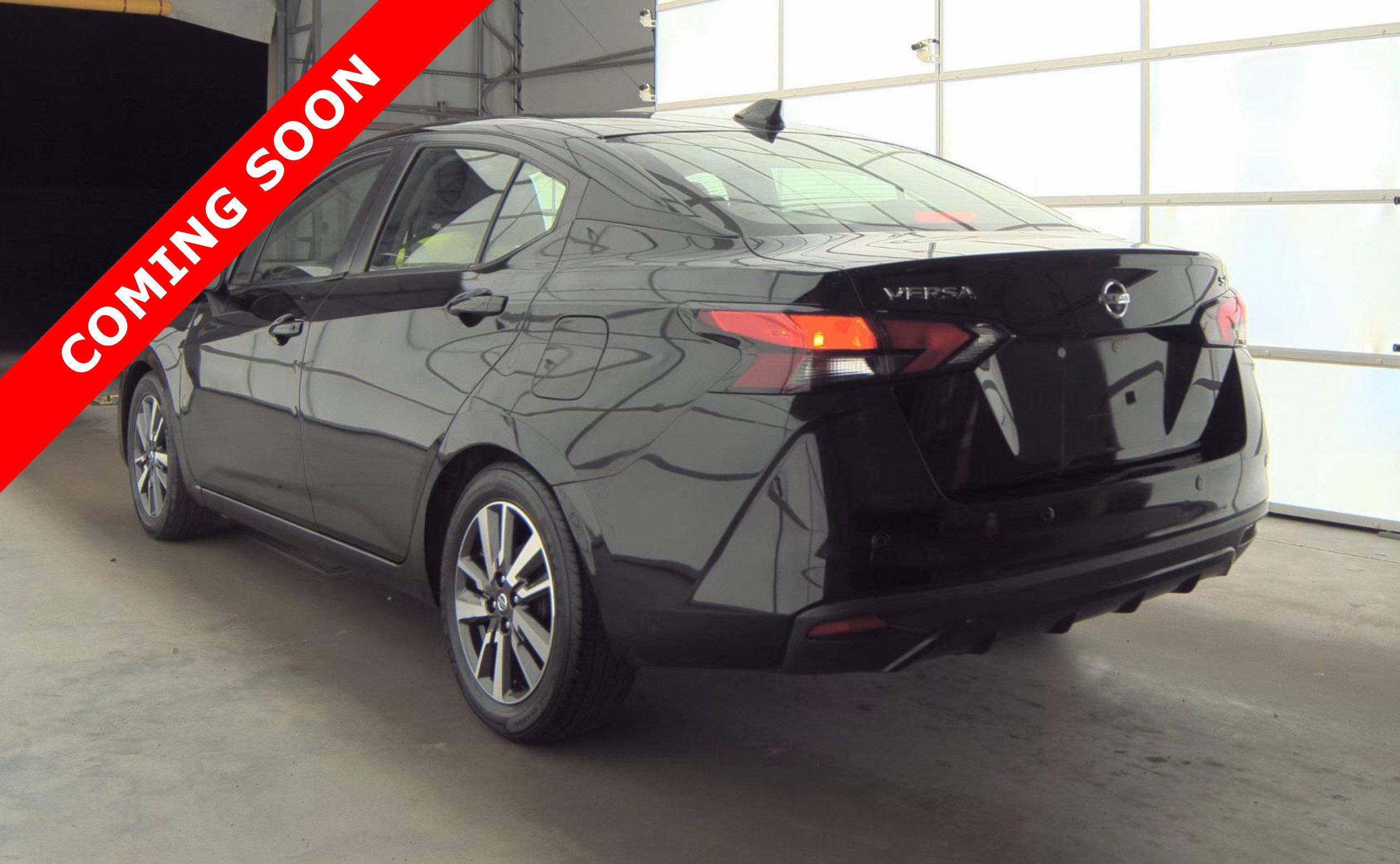 Used 2021 Nissan Versa SV image 5