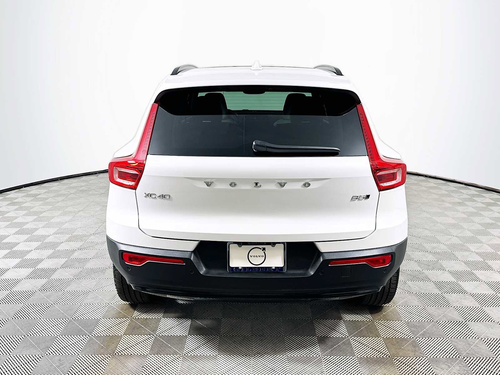Used 2025 Volvo XC40 B5 Plus w/ Protection Package Premier image 6