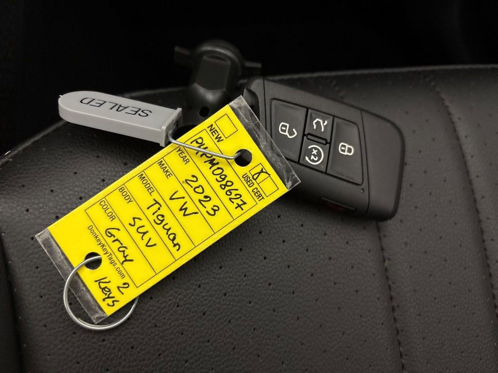 Used 2023 Volkswagen Tiguan SE R-Line FWD image 32