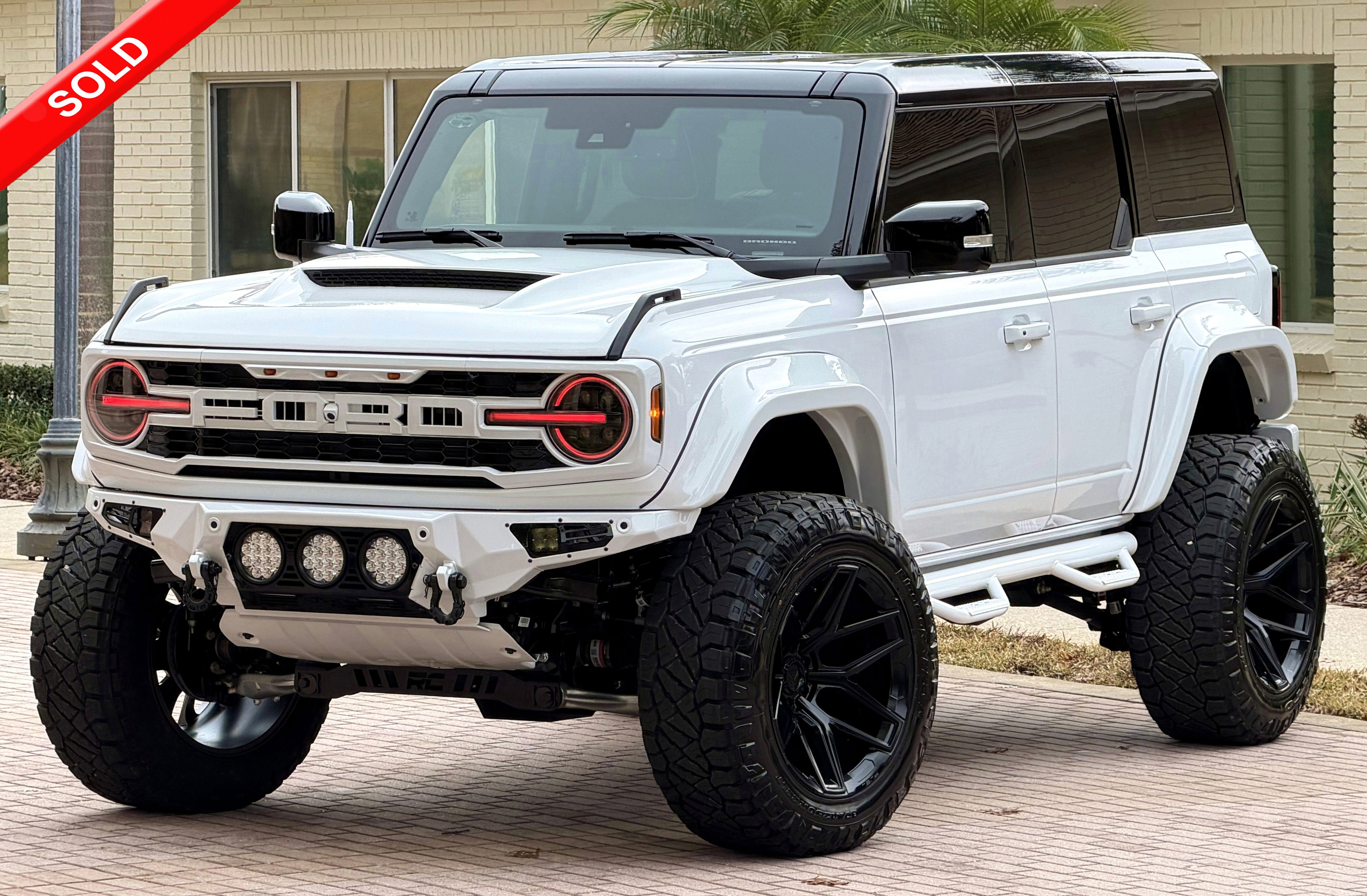 Used 2026 Ford Bronco Outer Banks AWD/4WD image 1