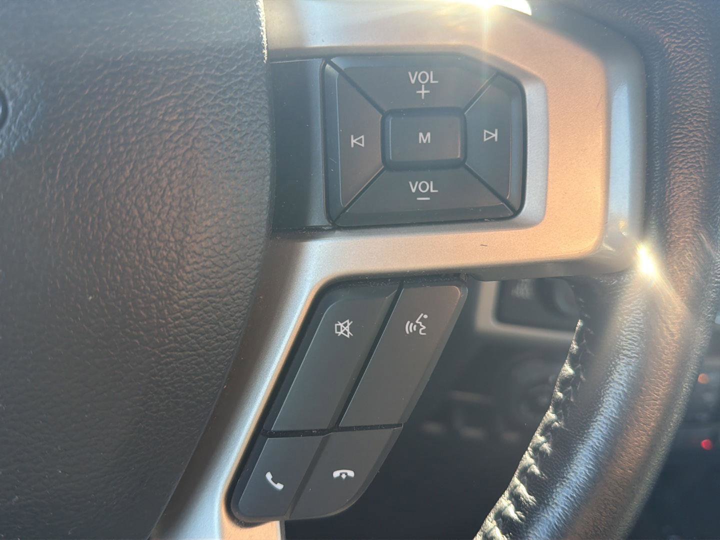 Used 2019 Ford F150 Lariat w/ Equipment Group 501A Mid AWD/4WD image 21