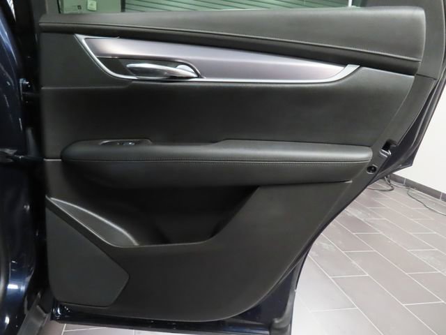 Used 2017 Cadillac XT5 Luxury w/ Driver Awareness Package image 11