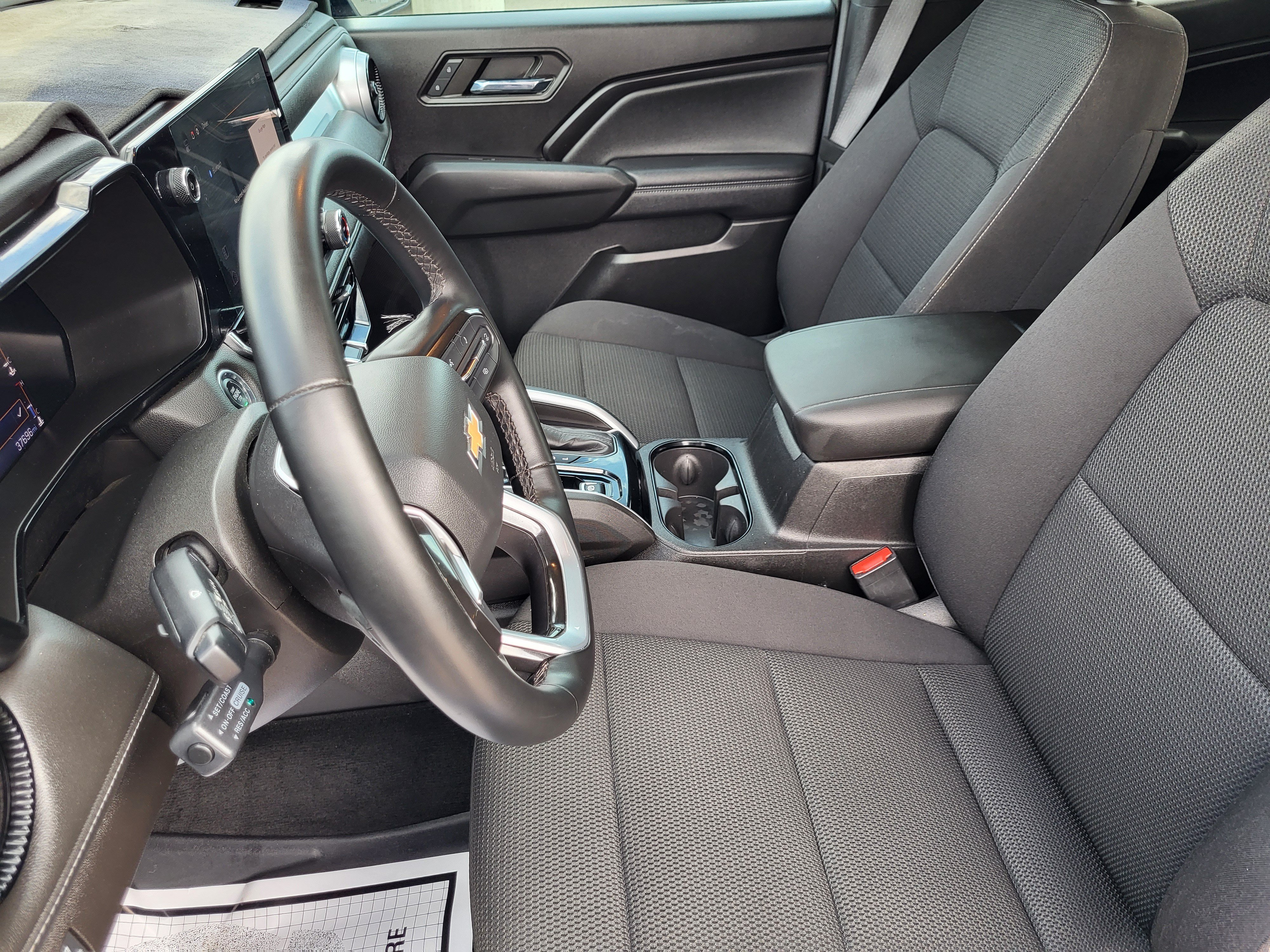 Used 2023 Chevrolet Colorado LT AWD/4WD image 13