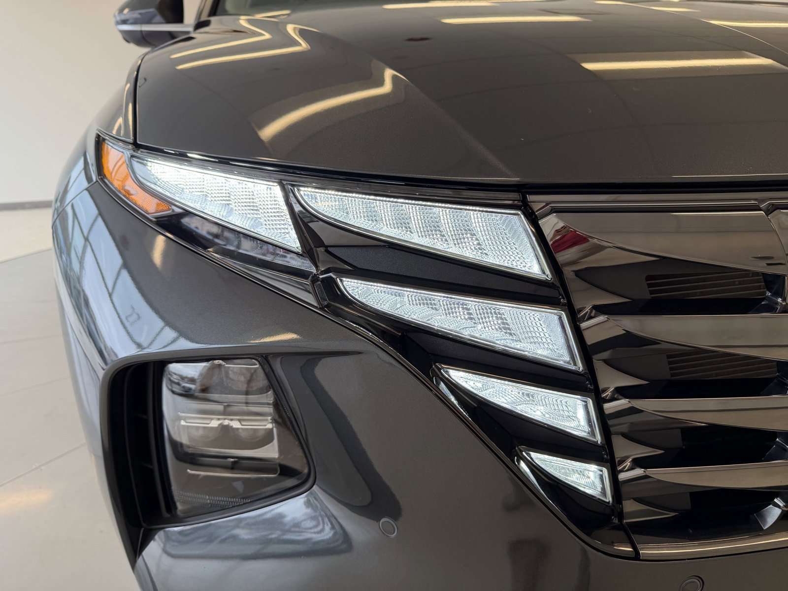 Used 2023 Hyundai Tucson Limited w/ Cargo Package image 56