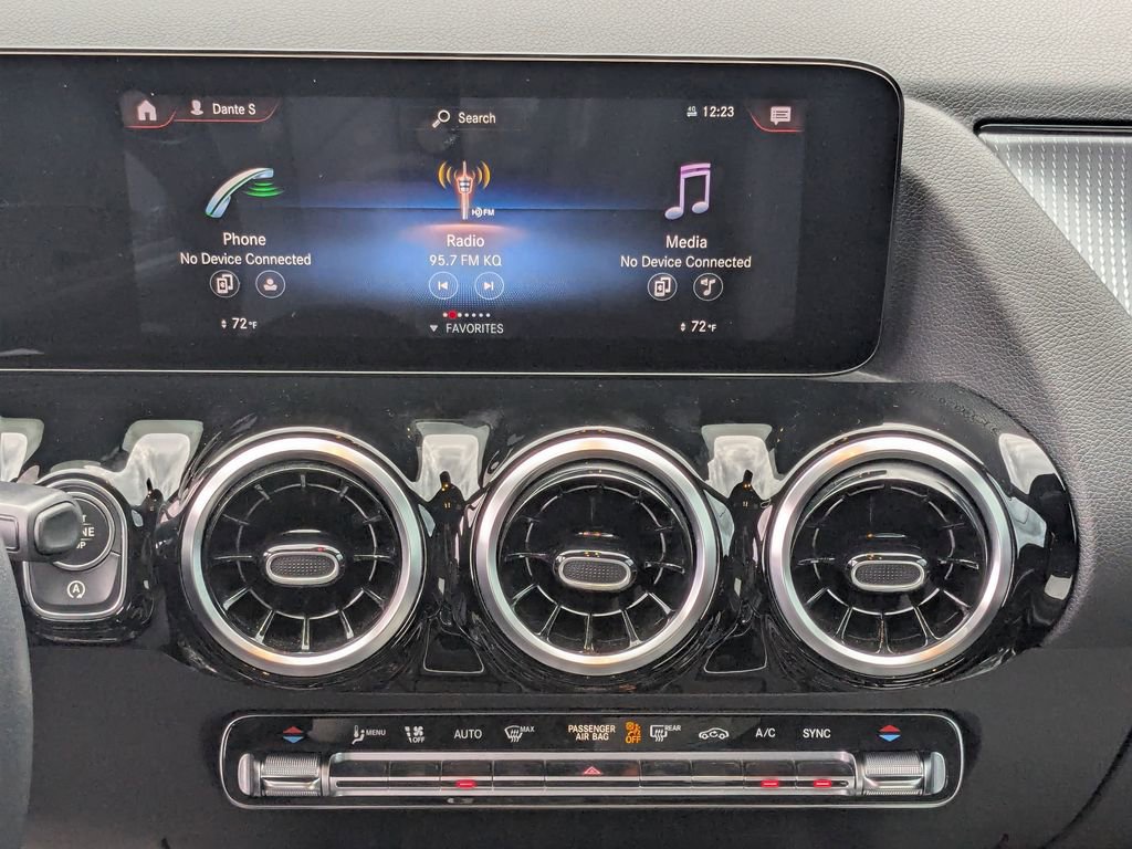 Certified 2022 Mercedes-Benz GLA 250 4MATIC image 15