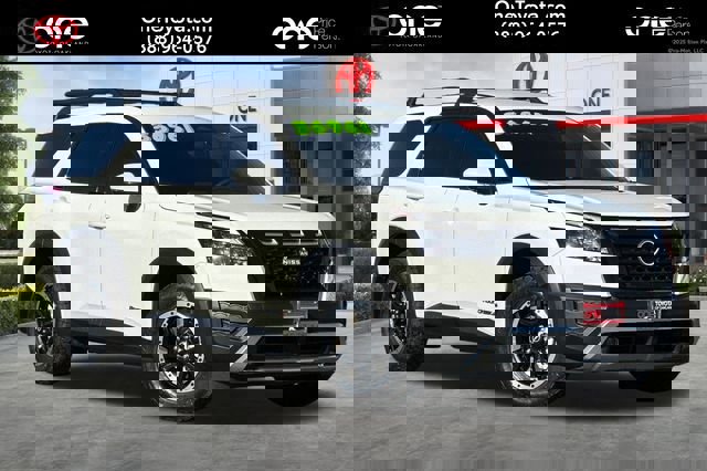 Used 2024 Nissan Pathfinder Rock Creek image 1