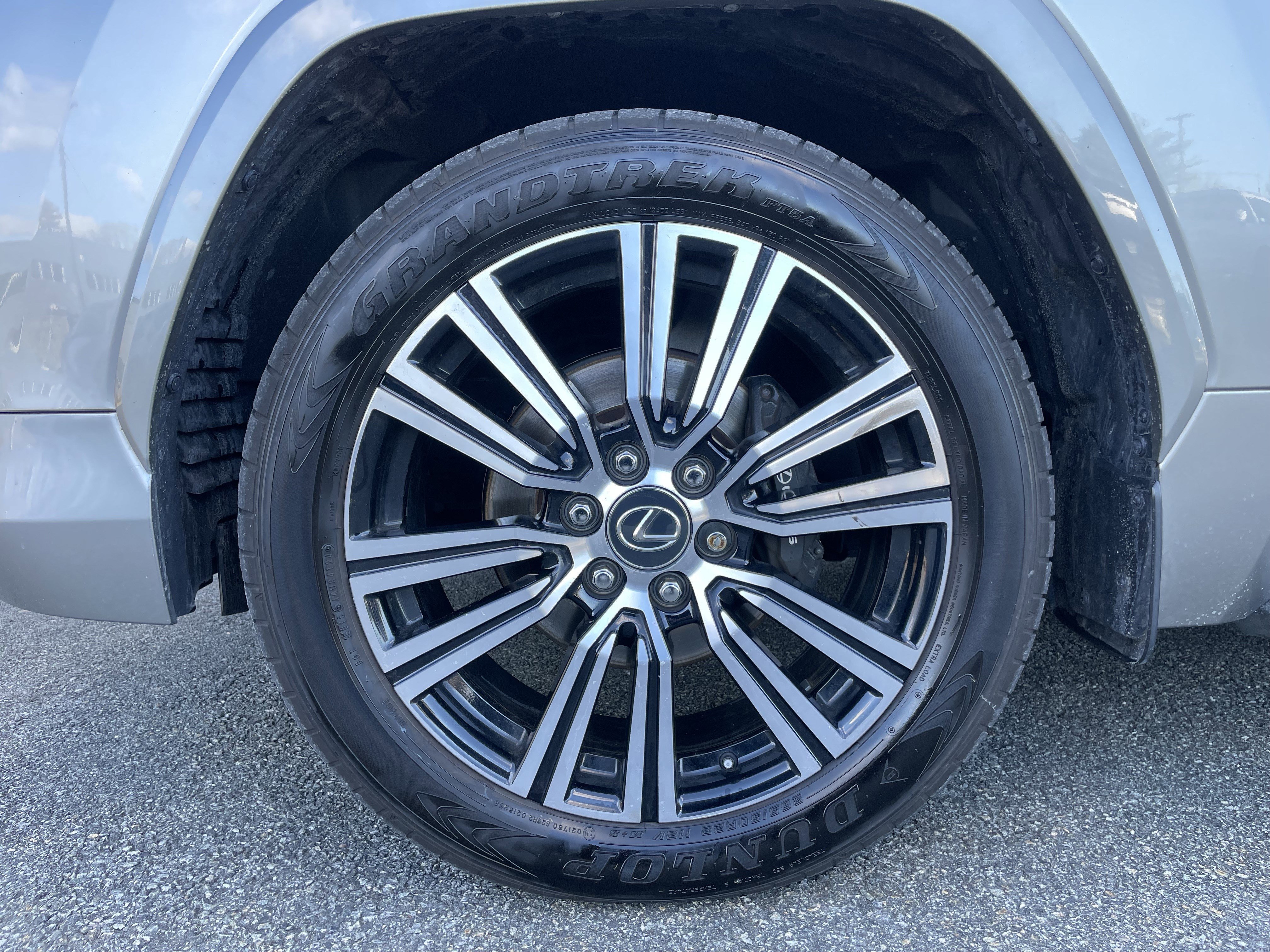 Used 2024 Lexus LX 600 4WD w/ Luxury Package image 9