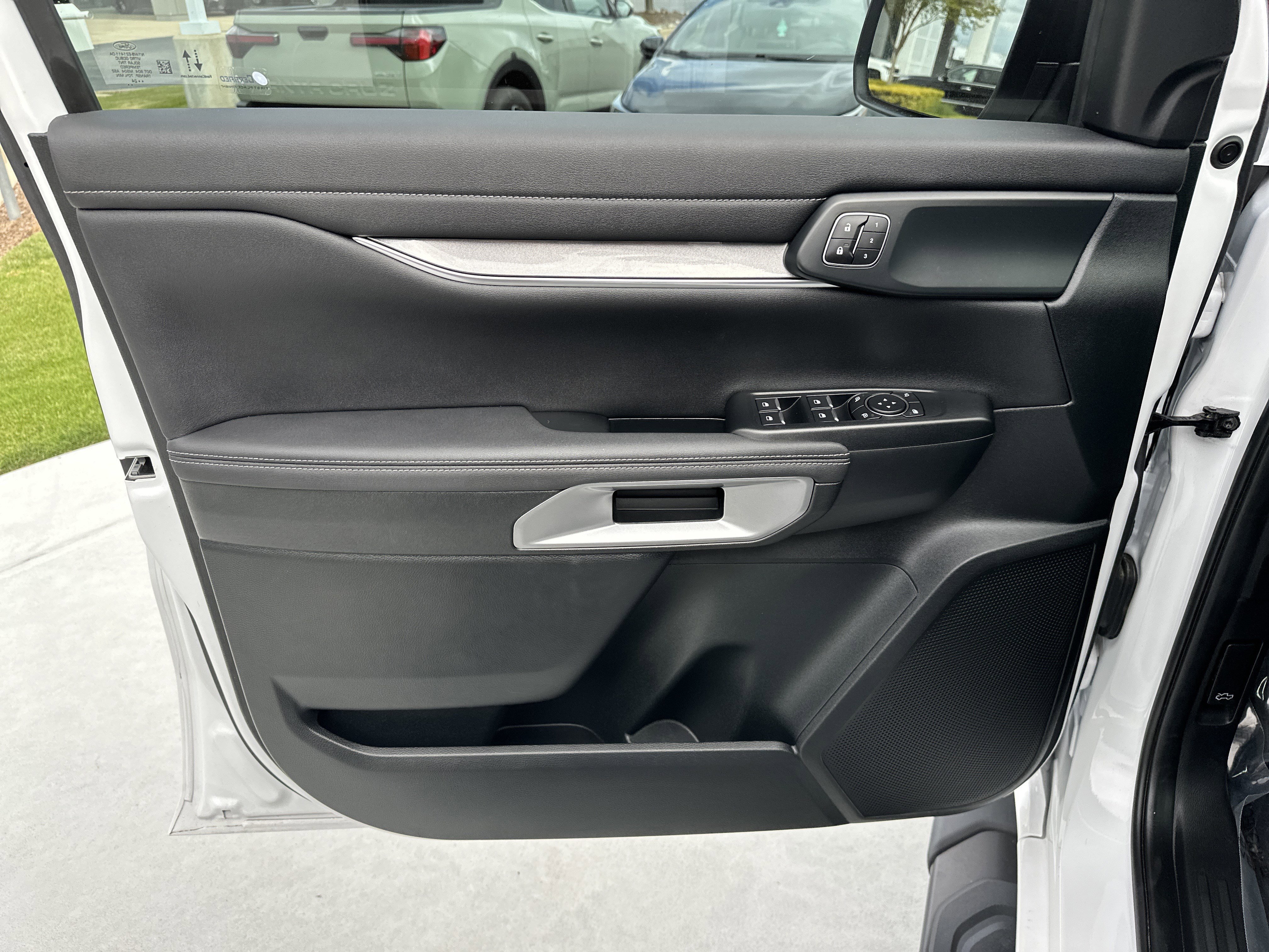 Used 2024 Ford Ranger Lariat w/ FX4 Off-Road Package image 14