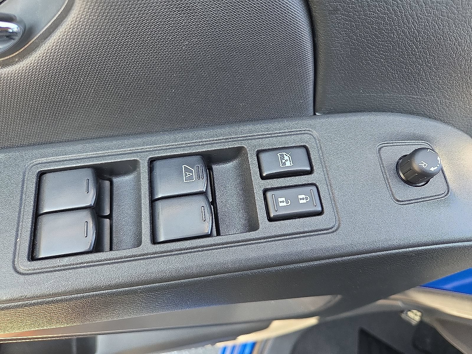 Used 2024 Nissan Frontier SV w/ SV Convenience Package AWD/4WD image 15