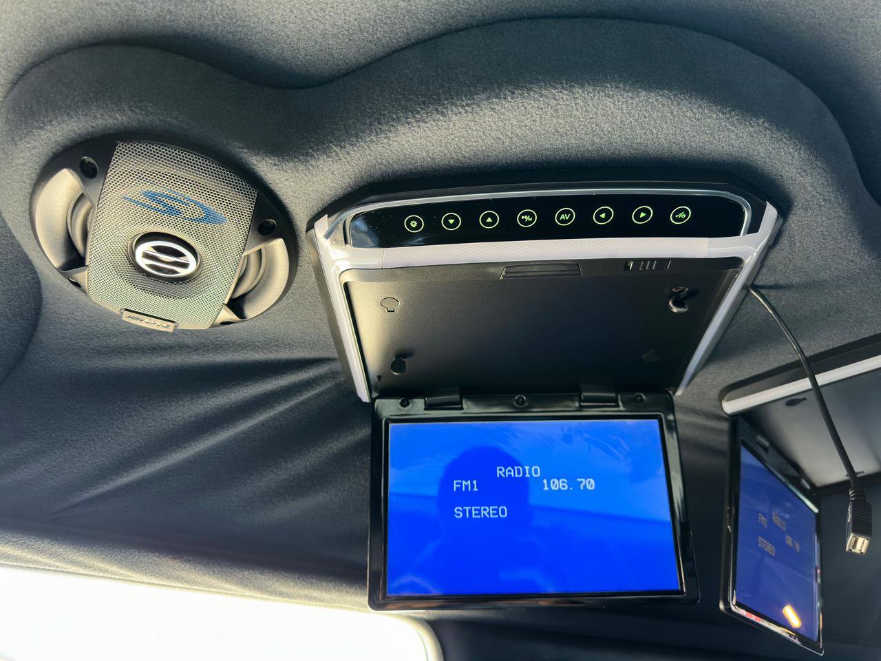 Used 2009 Cadillac DTS Limousine image 22