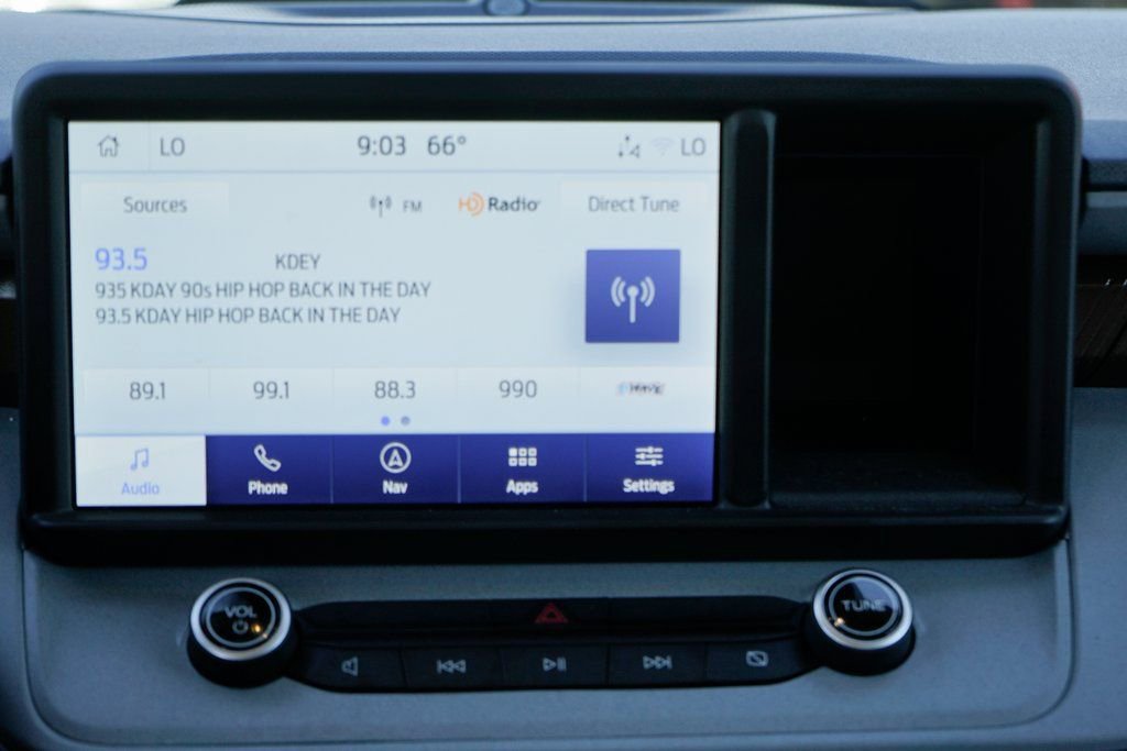 Used 2023 Ford Maverick Lariat w/ Lariat Luxury Package image 28