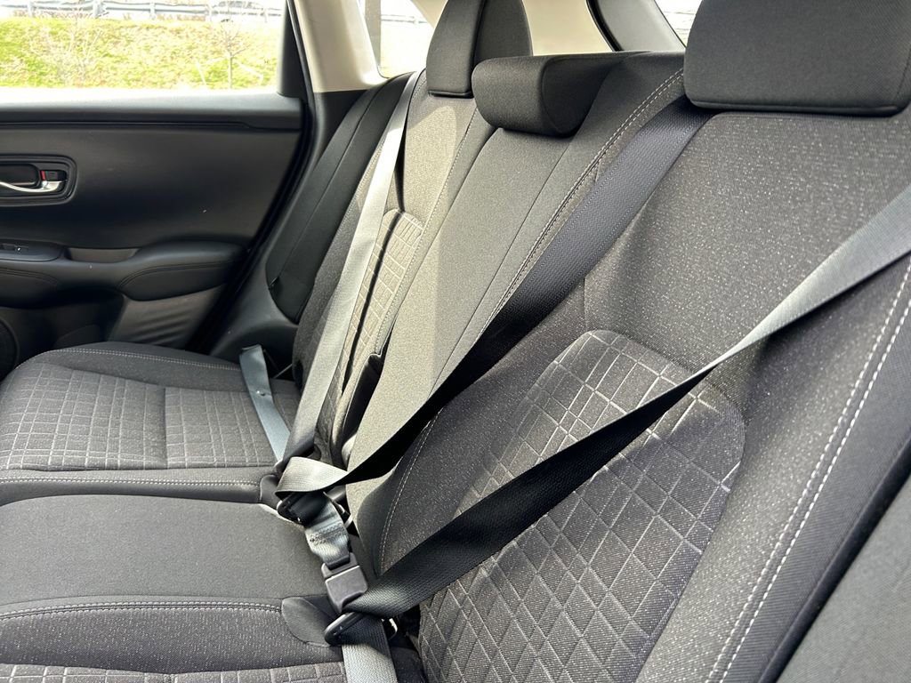 Used 2023 Honda HR-V LX image 16