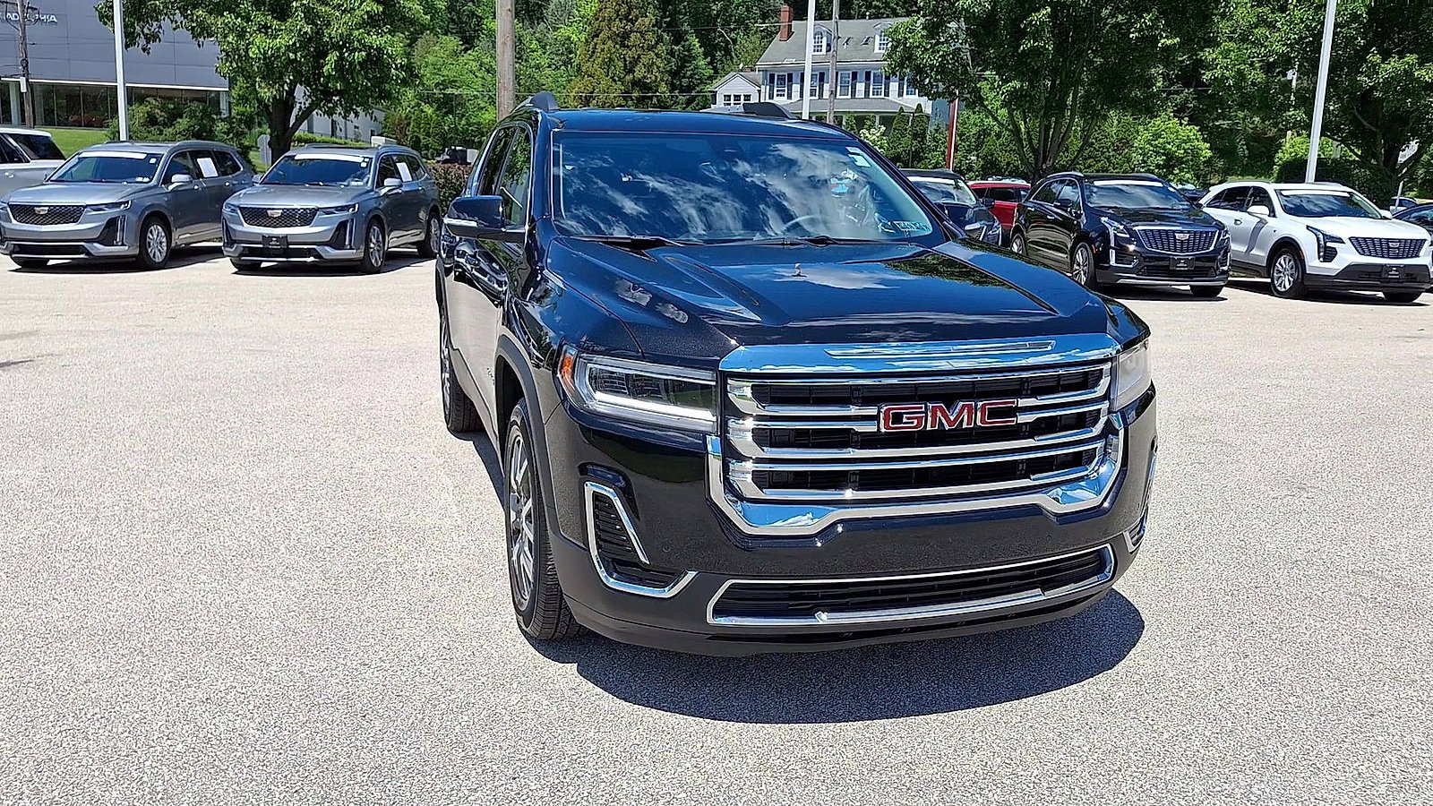 Used 2023 GMC Acadia SLE w/ Driver Convenience Package AWD/4WD image 3