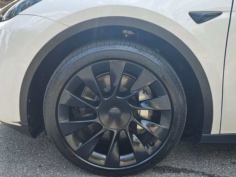 Used 2024 Tesla Model Y Long Range AWD/4WD image 16