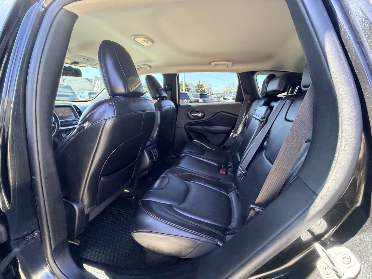 Used 2014 Jeep Cherokee Trailhawk w/ Leather Interior Group image 32