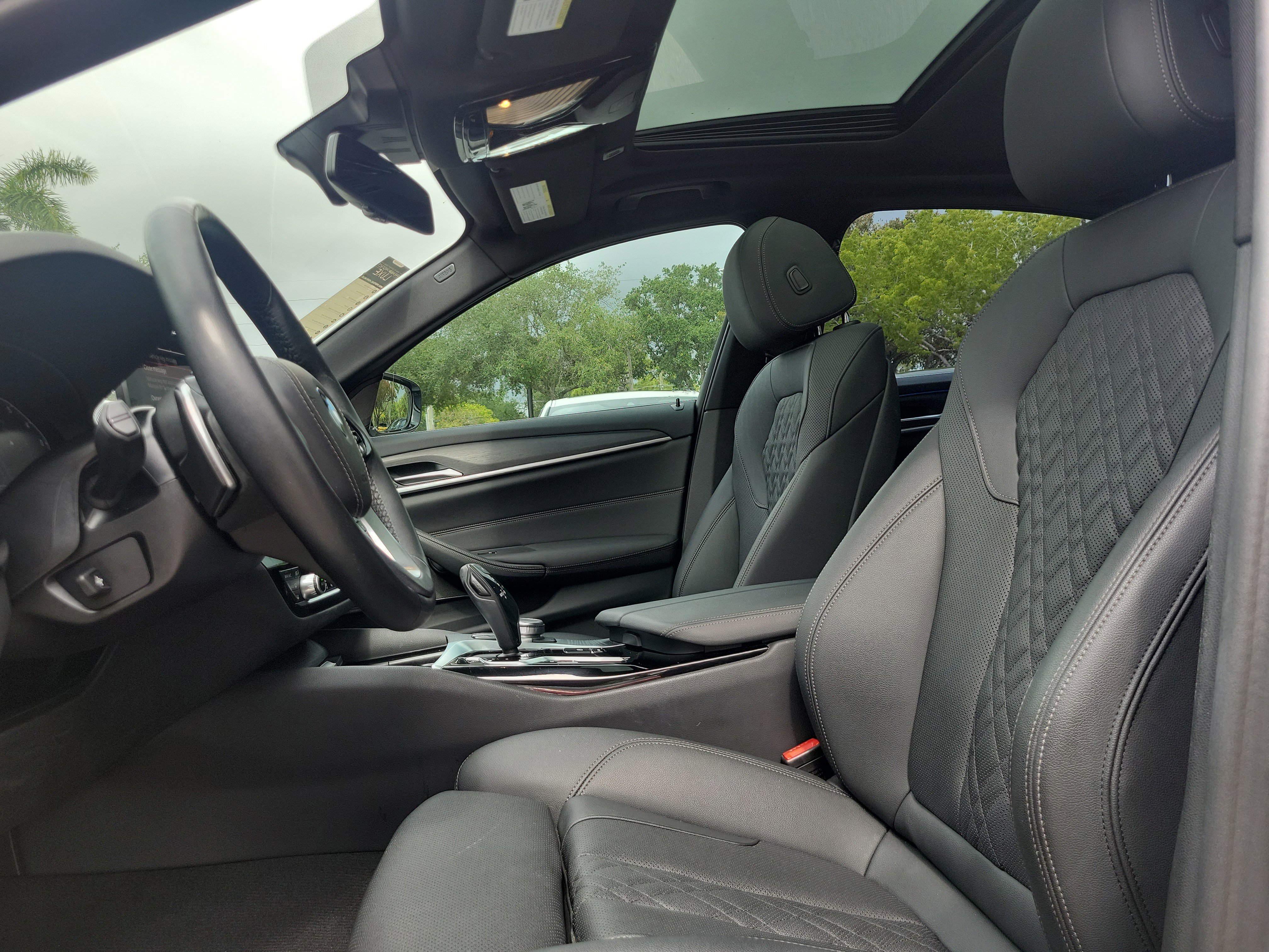 Certified 2023 BMW 530e xDrive w/ Premium Package AWD/4WD image 17