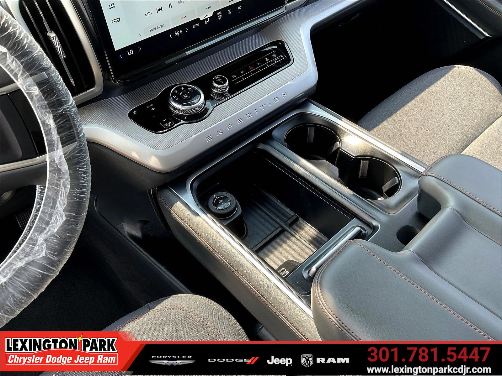 Used 2025 Ford Expedition Max Active AWD/4WD image 17