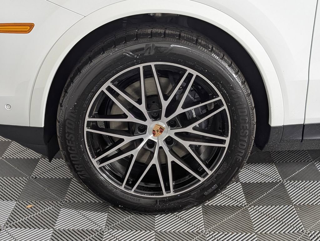 New 2026 Porsche Cayenne Coupe image 11