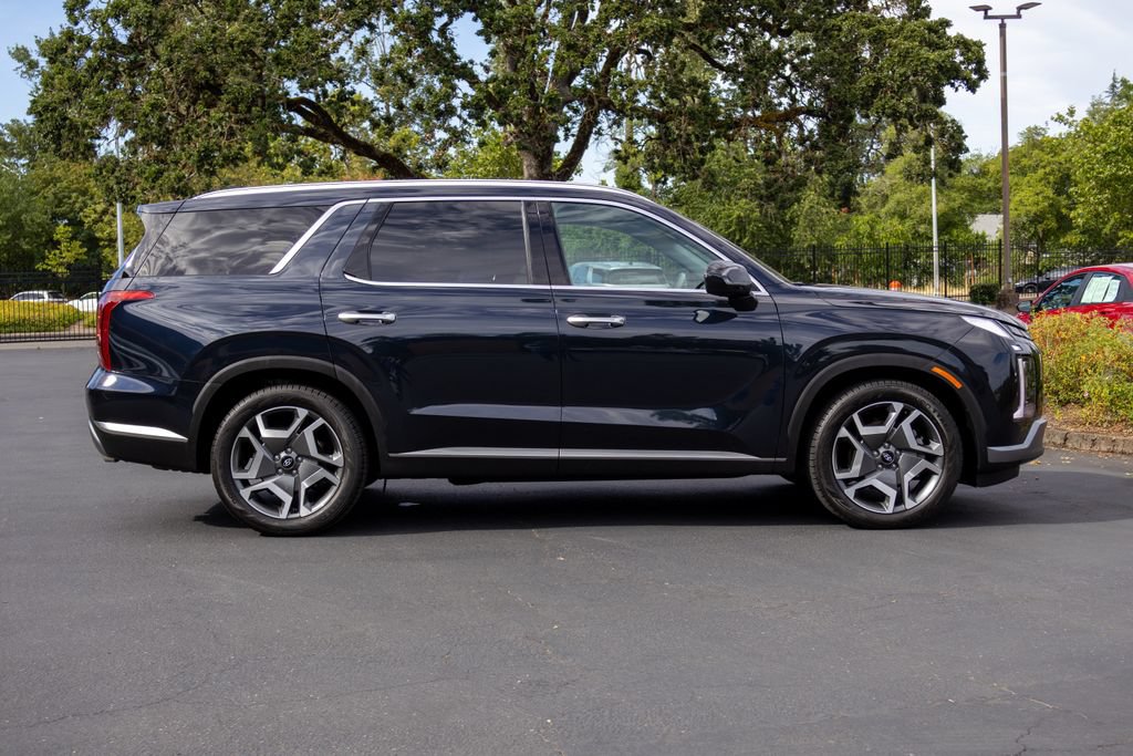 Used 2023 Hyundai Palisade Limited AWD/4WD image 6