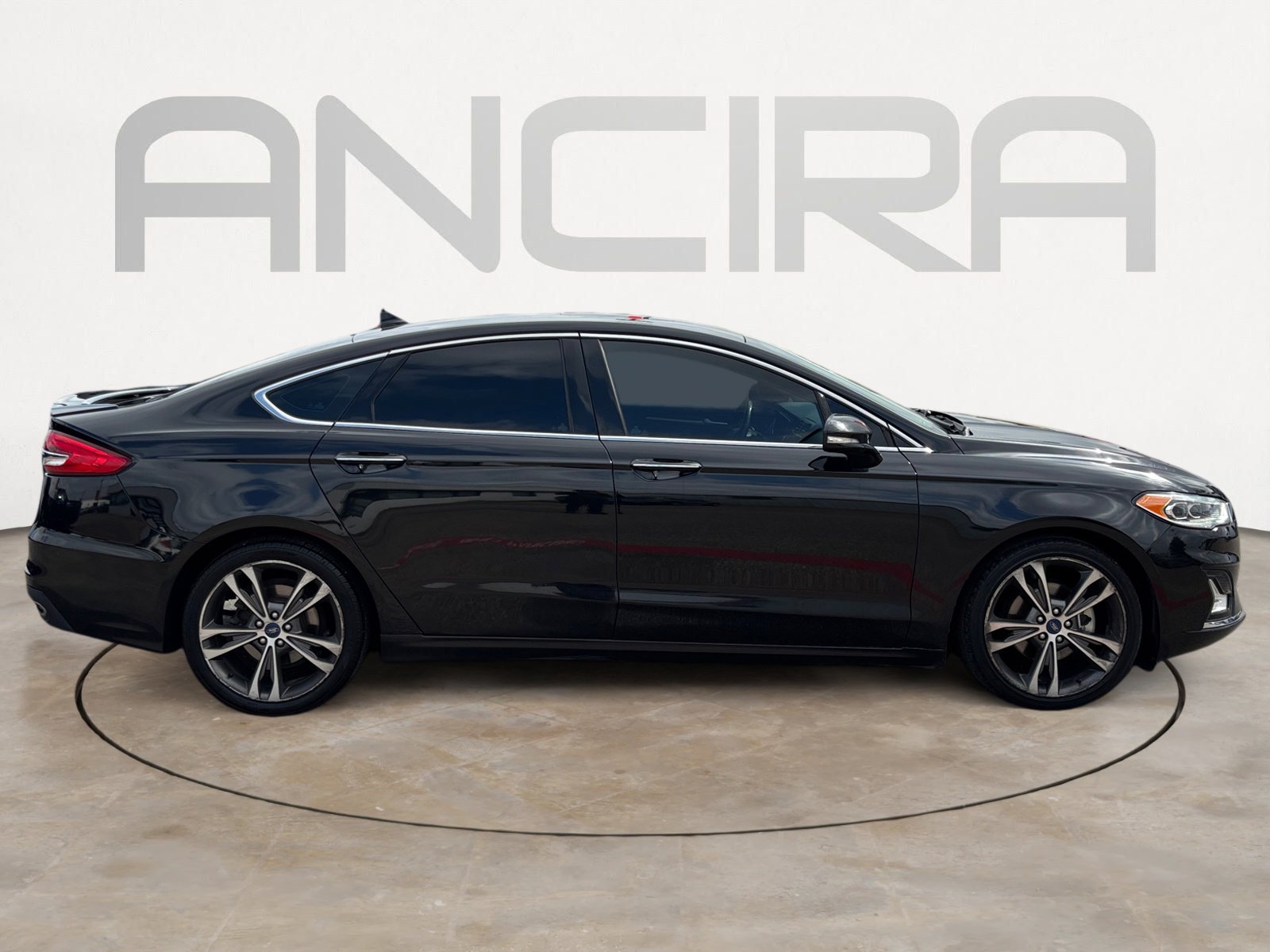 Used 2019 Ford Fusion Titanium image 11