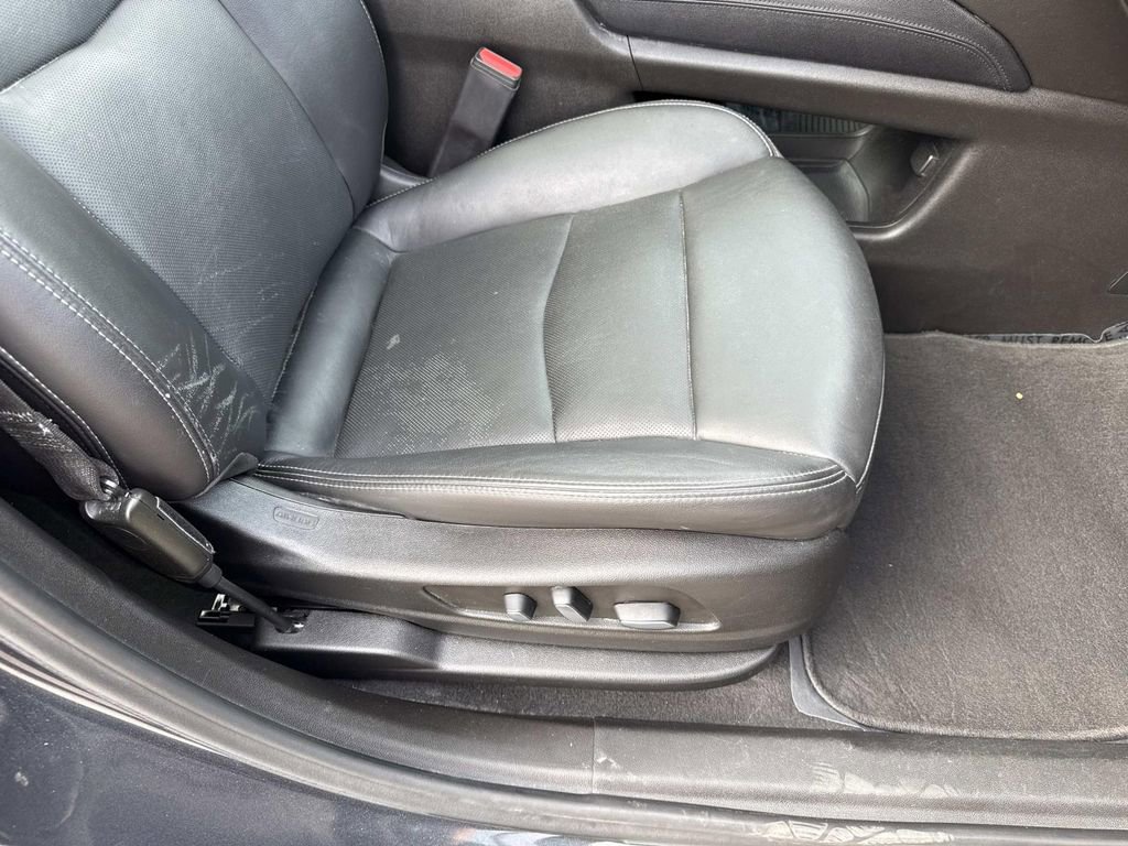 Used 2023 Cadillac XT6 Premium Luxury FWD image 32