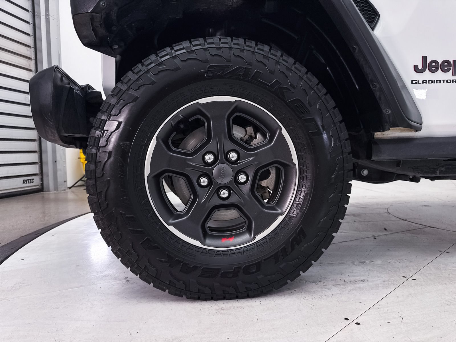 Used 2023 Jeep Gladiator Rubicon AWD/4WD image 15
